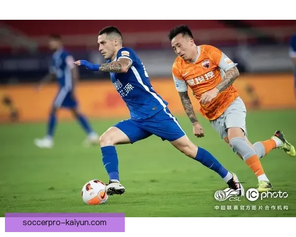 雷吉纳定位球技术突出，帮助球队争夺关键胜利表现亮眼