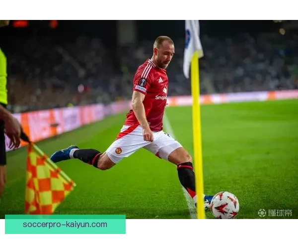 曼联战术体系解析：当前赛季表现稳健，球队战术逐渐成型